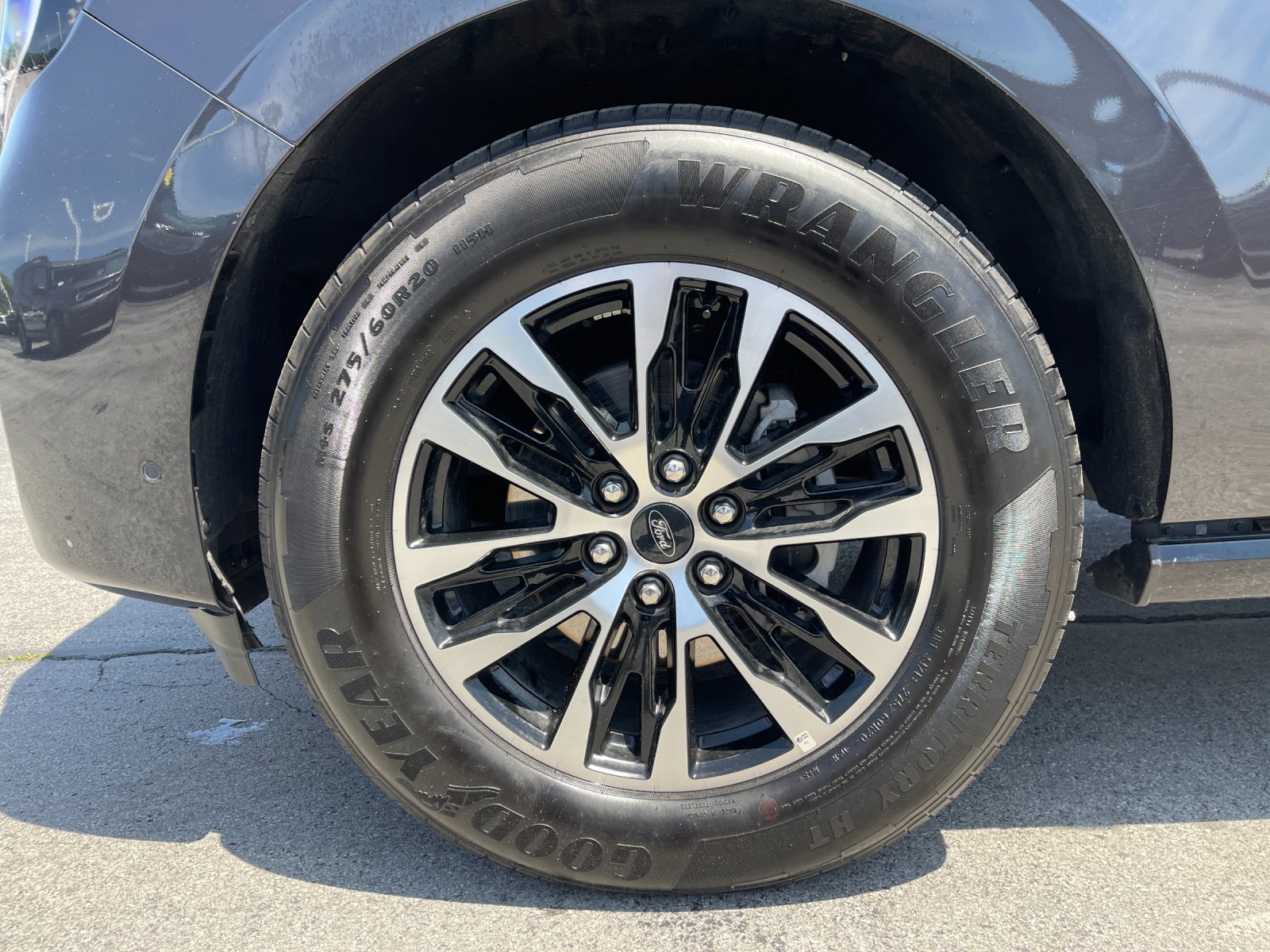 Used 2025 Gray Ford Platinum image 34