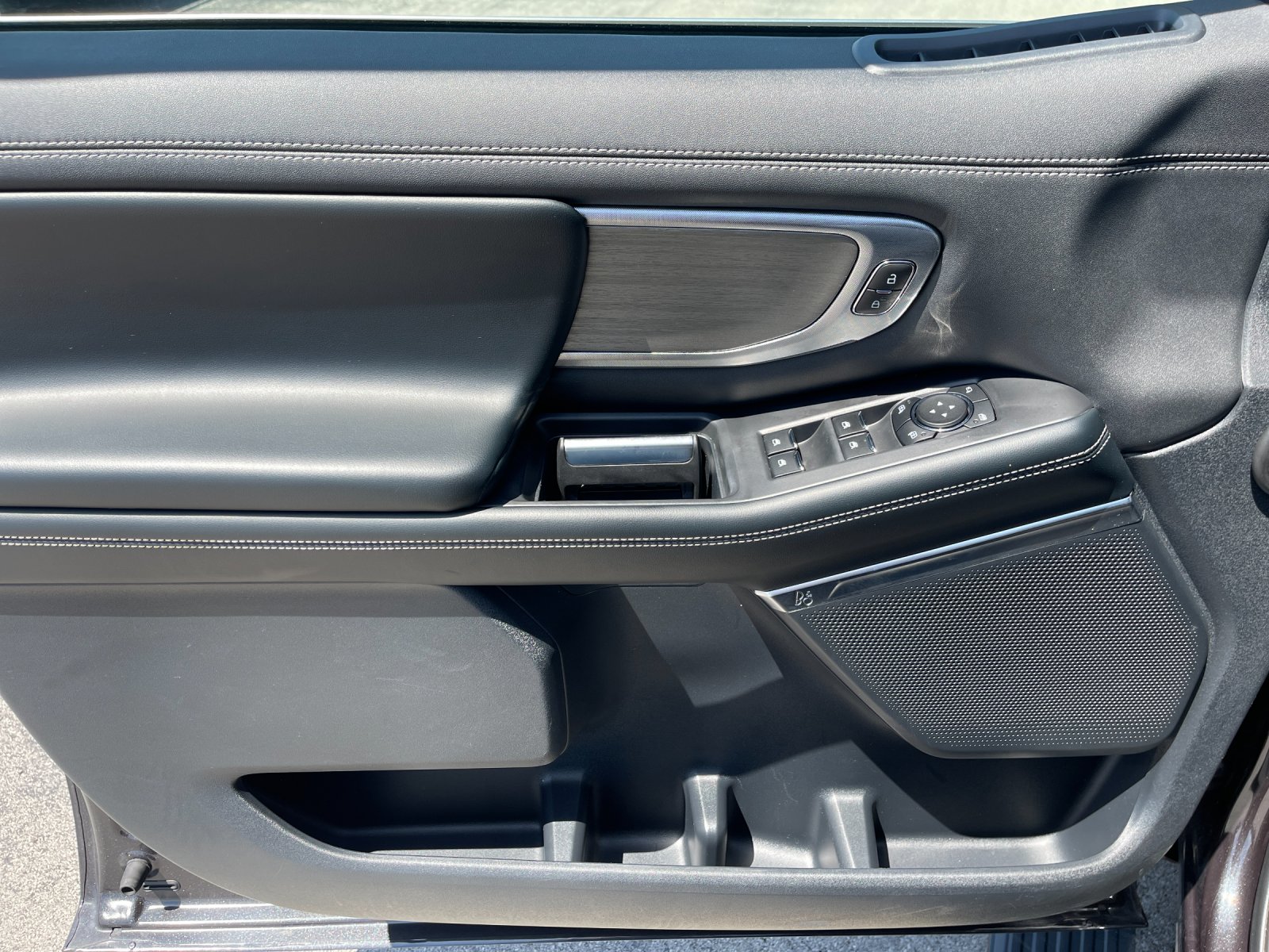 Used 2025 Gray Ford Platinum image 12
