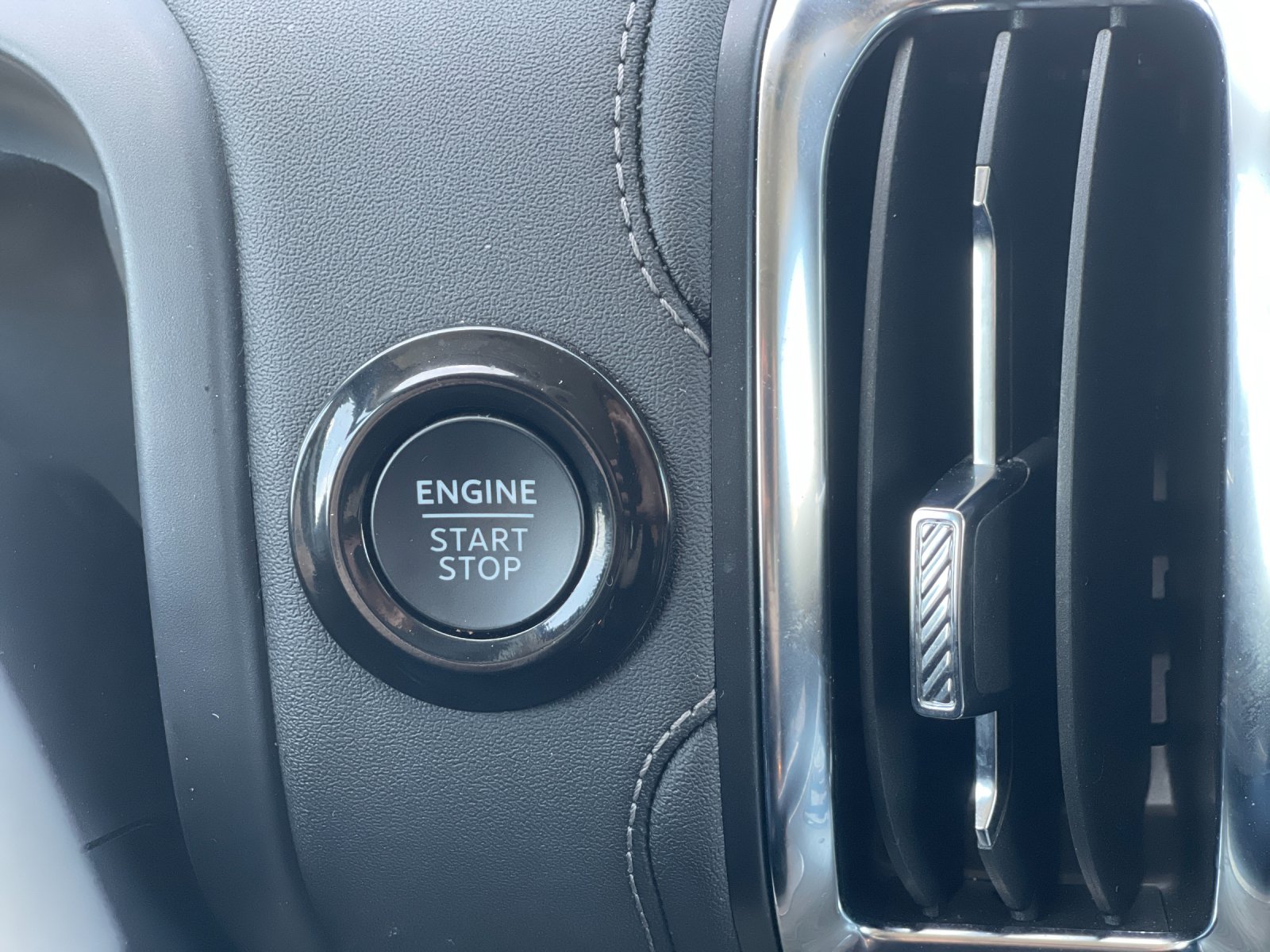Used 2025 Gray Ford Platinum image 27