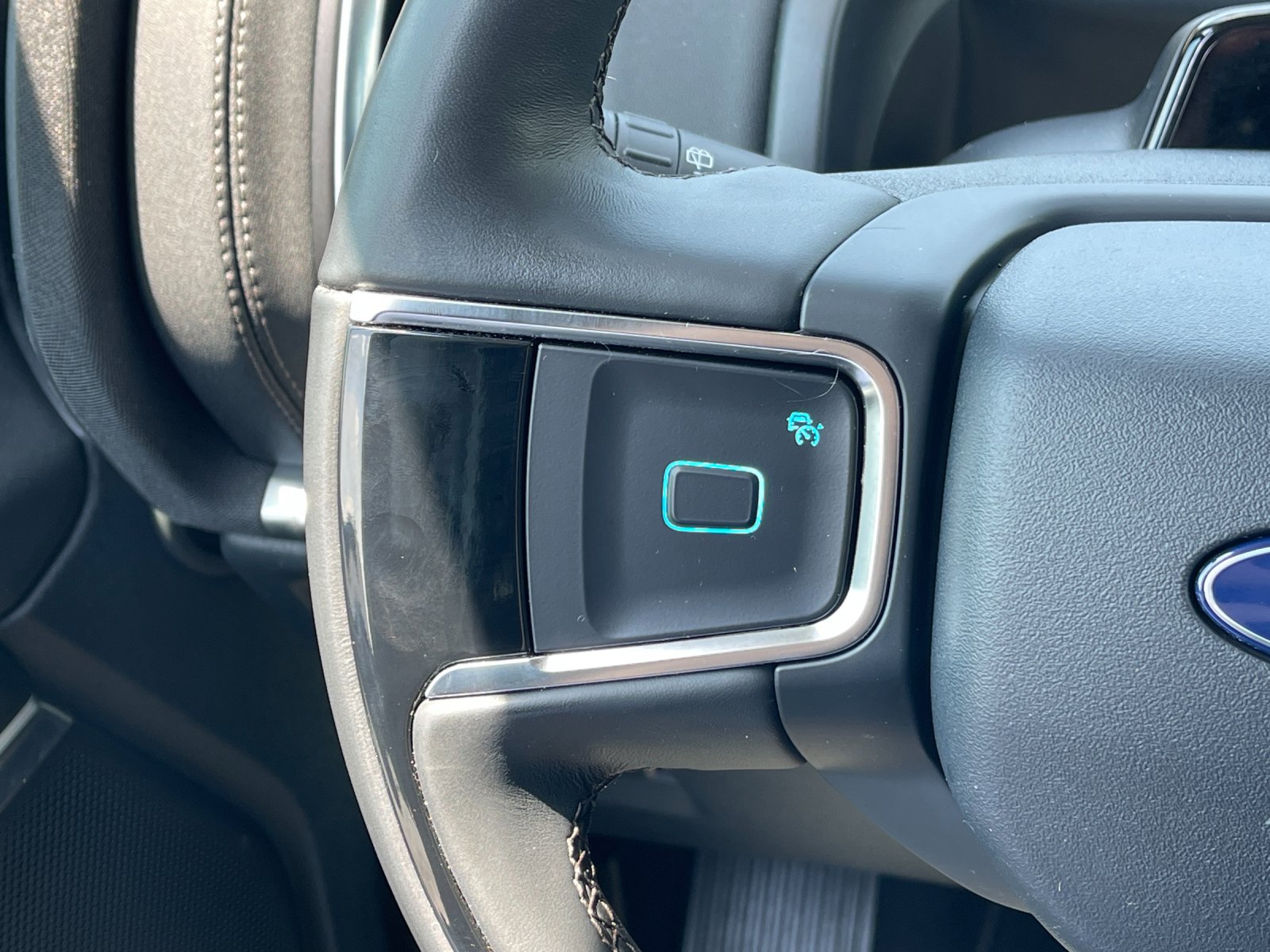 Used 2025 Gray Ford Platinum image 29