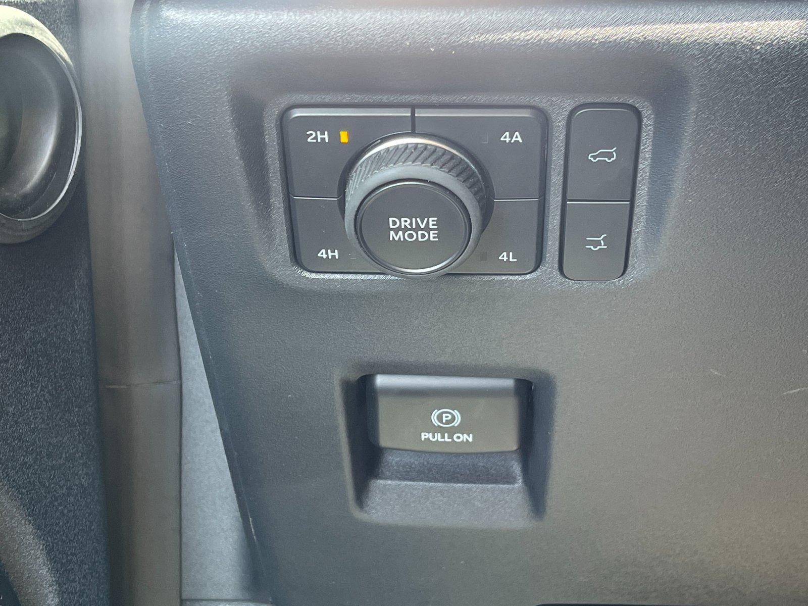 Used 2025 Gray Ford Platinum image 33