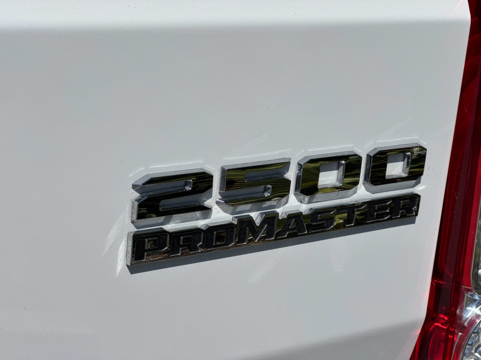 Used 2025 White Ram Base image 24