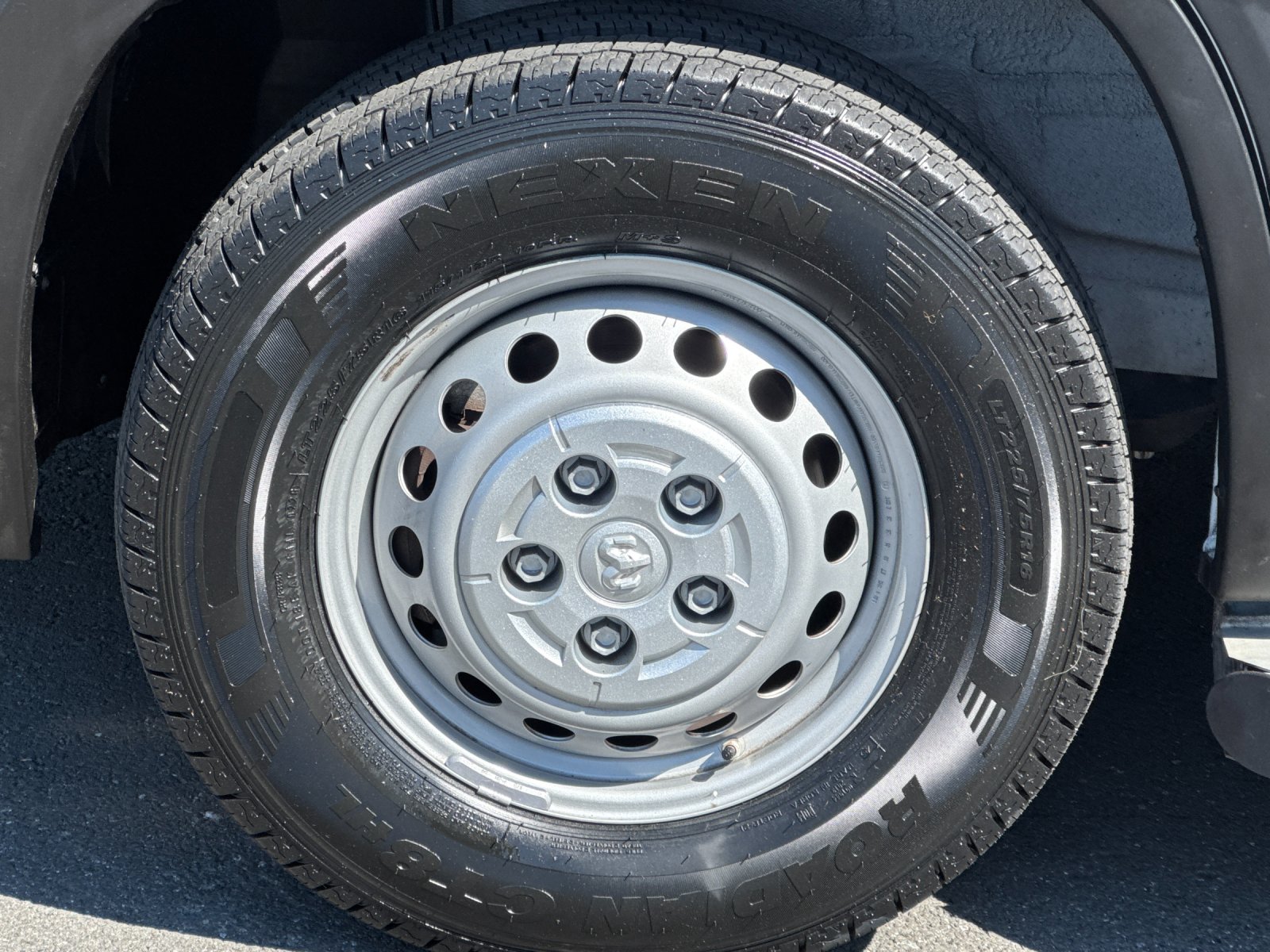 Used 2025 White Ram Base image 23