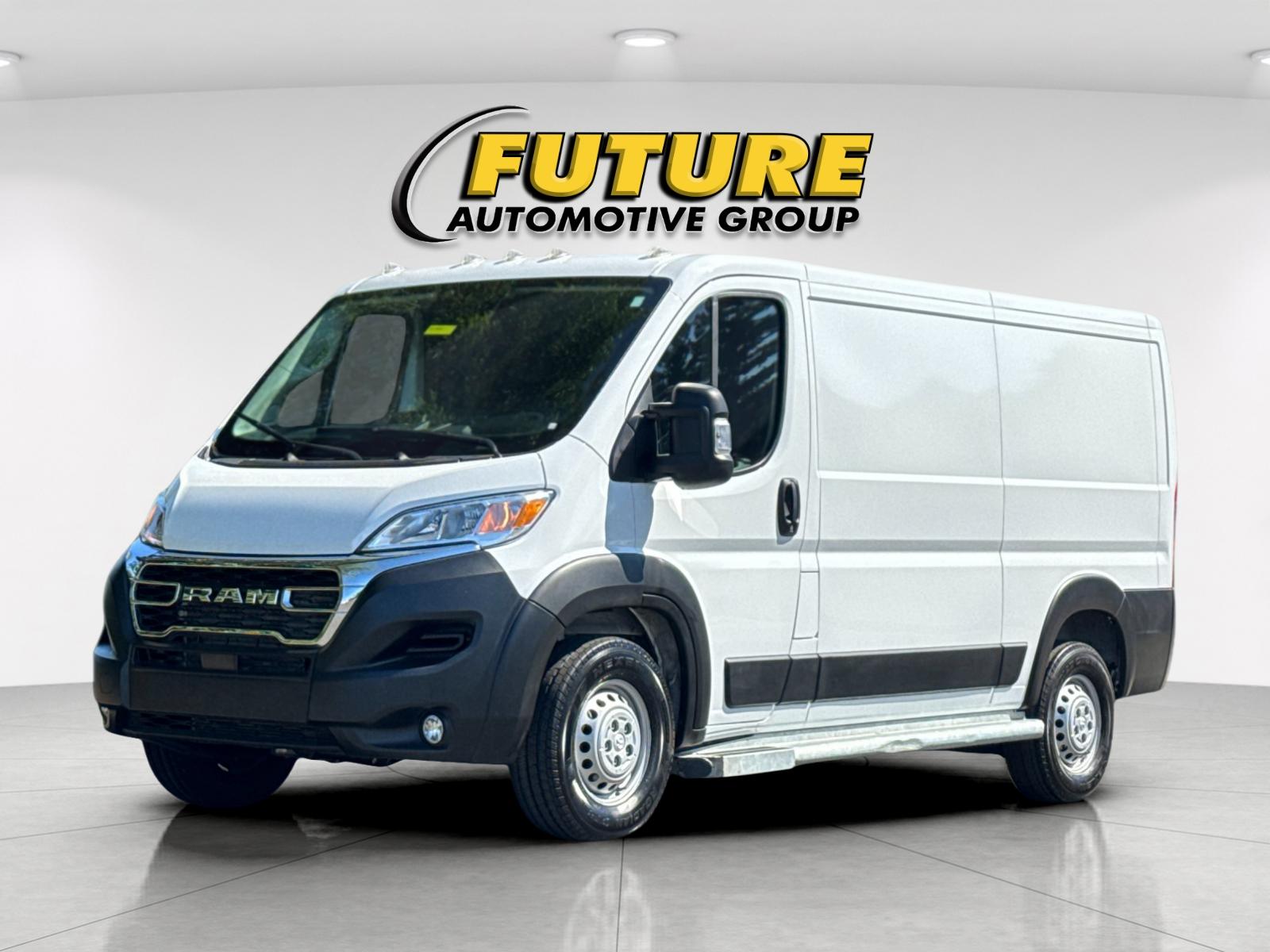 Used 2025 White Ram Base image 8