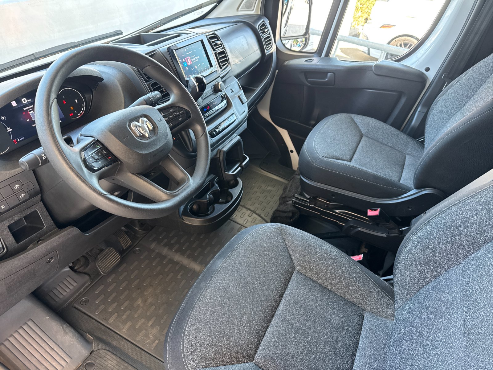 Used 2025 White Ram Base image 10