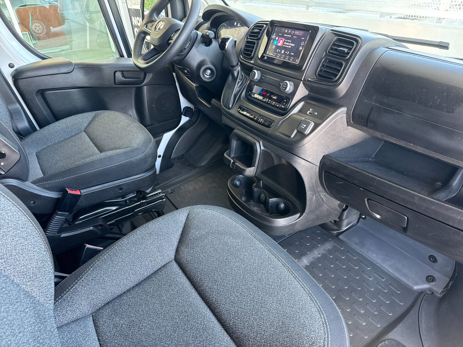 Used 2025 White Ram Base image 14