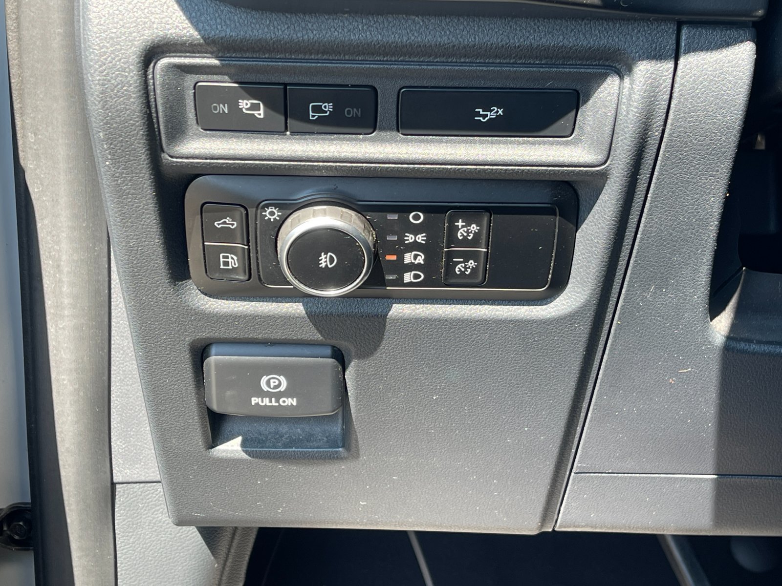 Used 2024 White Ford XLT image 30