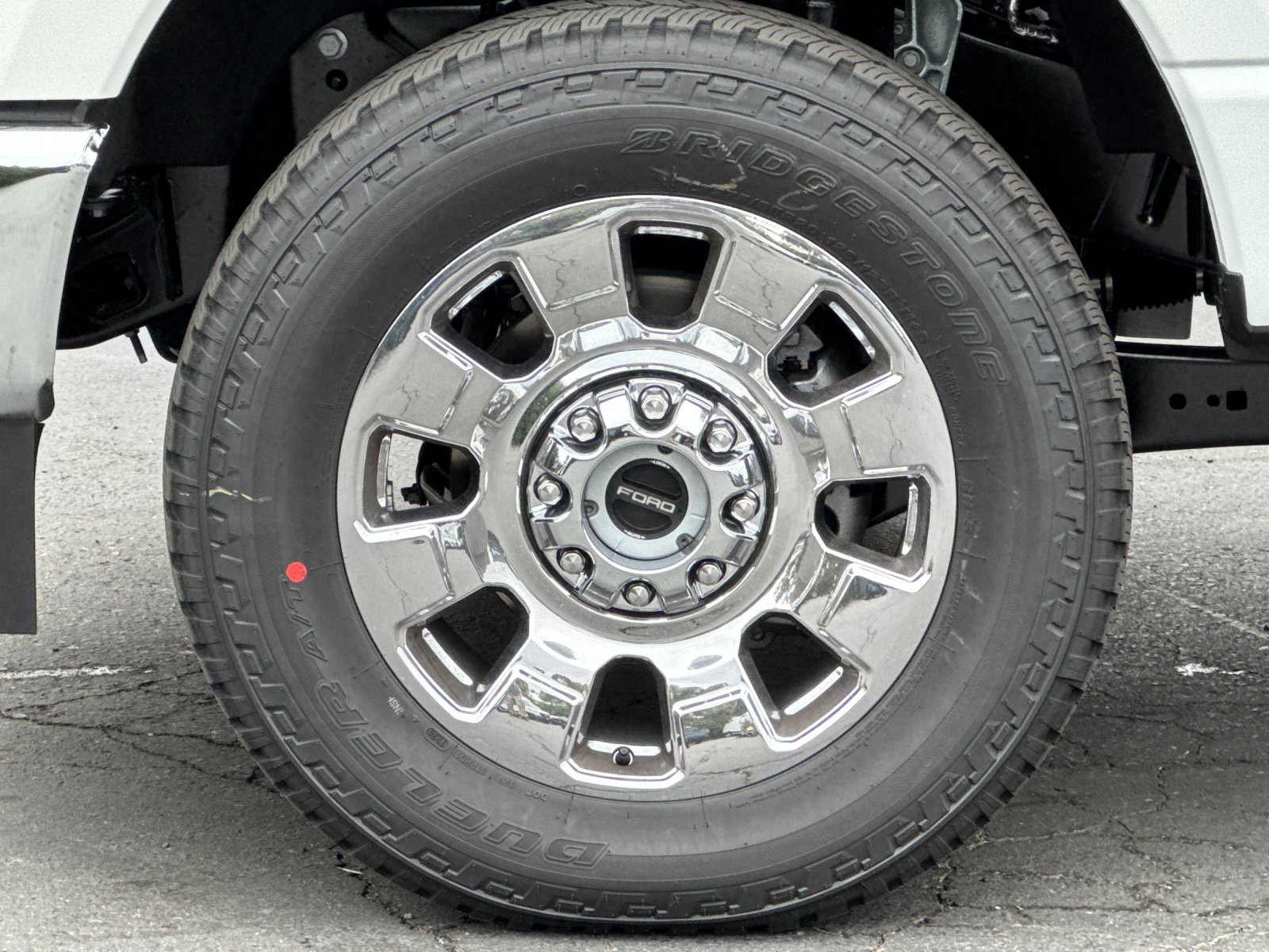 New 2026 Star White Metallic Tri-Coat Ford F-350® King Ranch® image 24