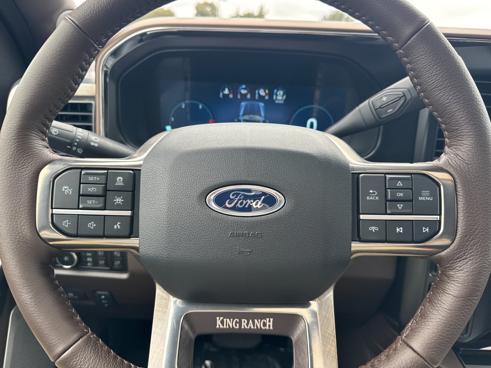 New 2026 Star White Metallic Tri-Coat Ford F-350® King Ranch® image 22