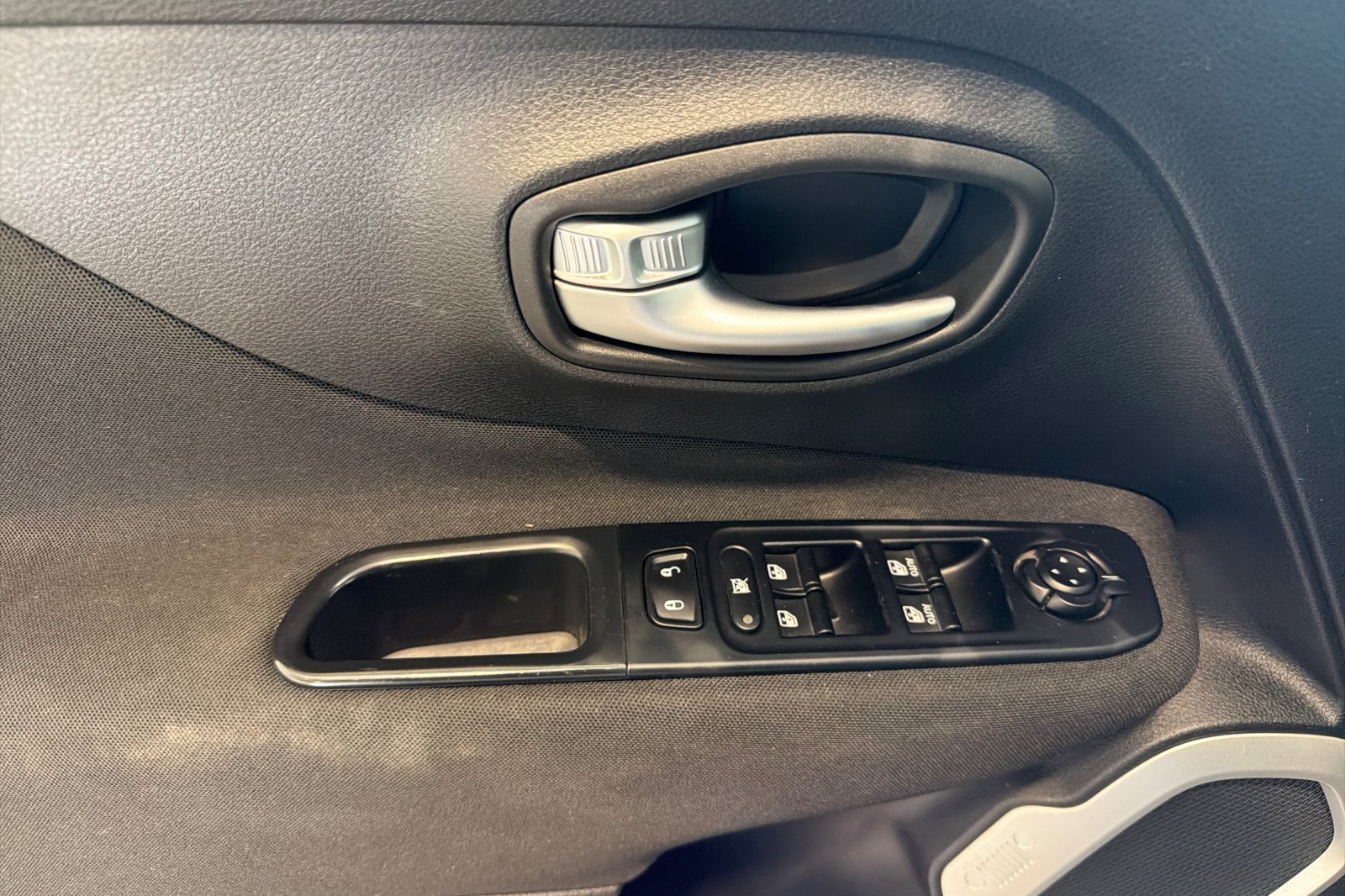 Used 2019 Black Clearcoat Jeep Sport image 11