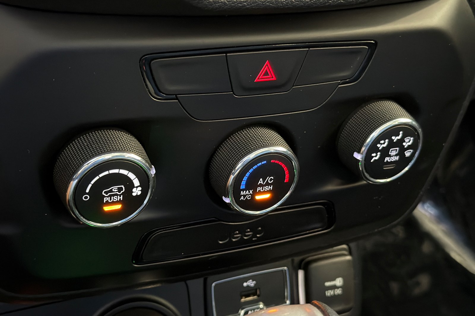 Used 2019 Black Clearcoat Jeep Sport image 20