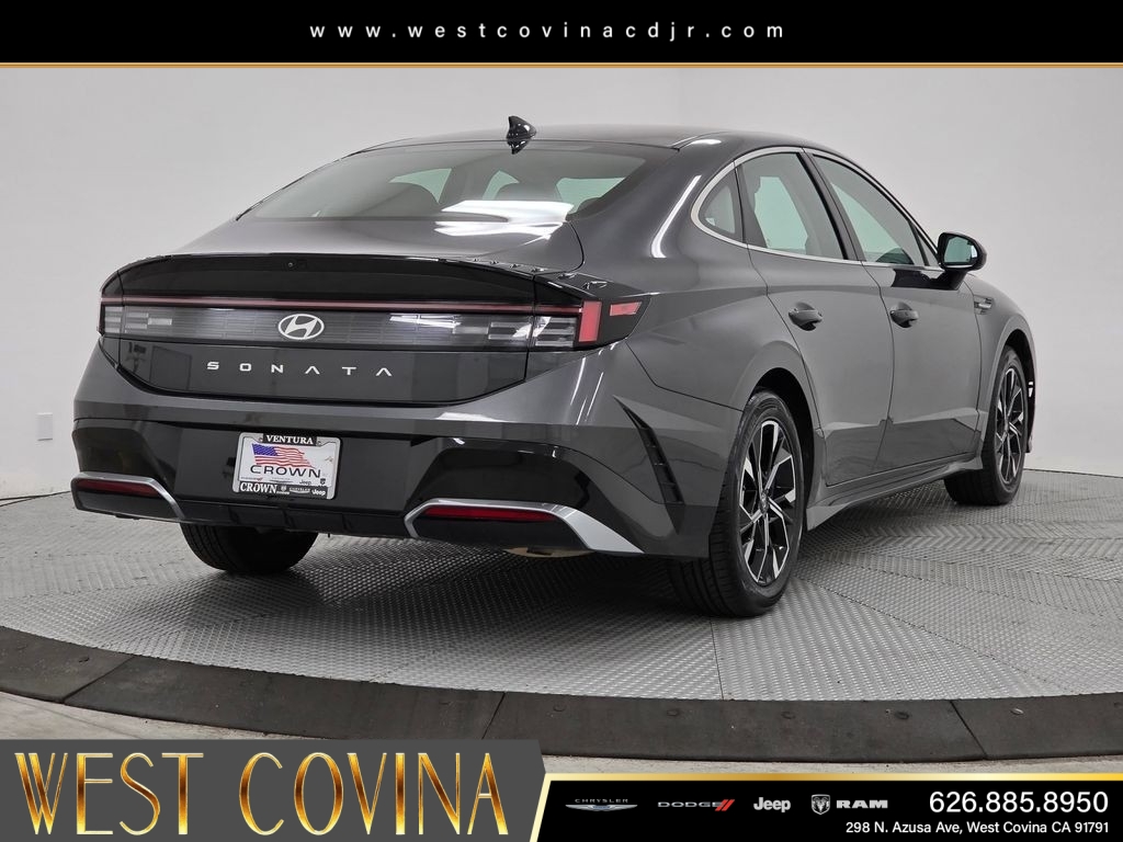 Used 2024 Gray Hyundai SEL image 7