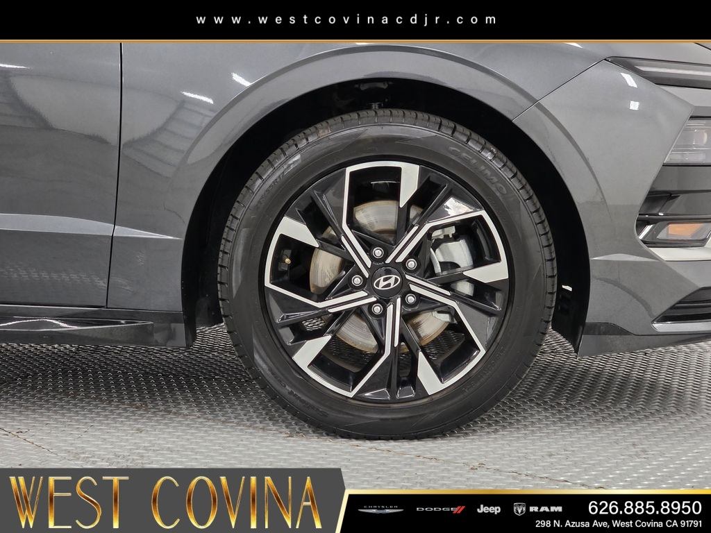 Used 2024 Gray Hyundai SEL image 9