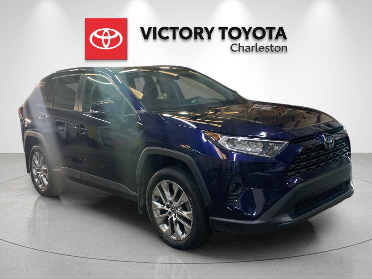 Certified Used 2021  Toyota XLE Premium image 5