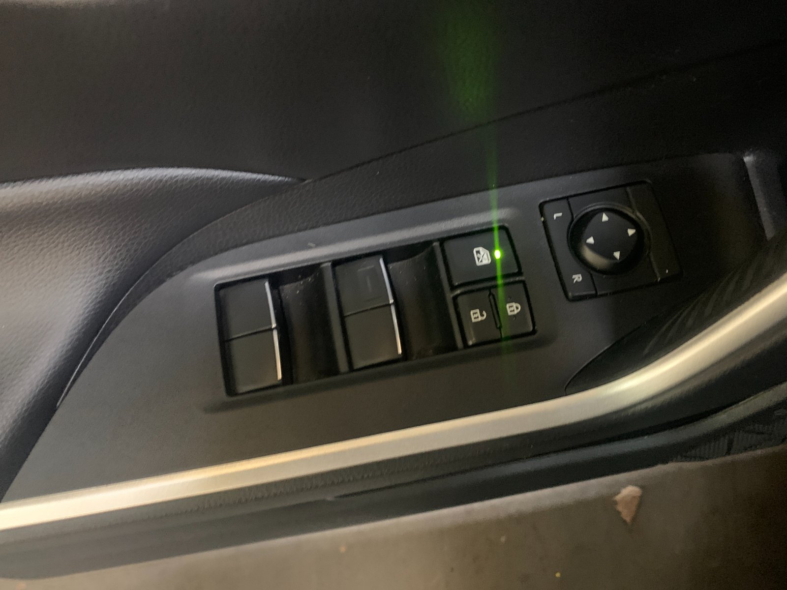 Certified Used 2021  Toyota XLE Premium image 12