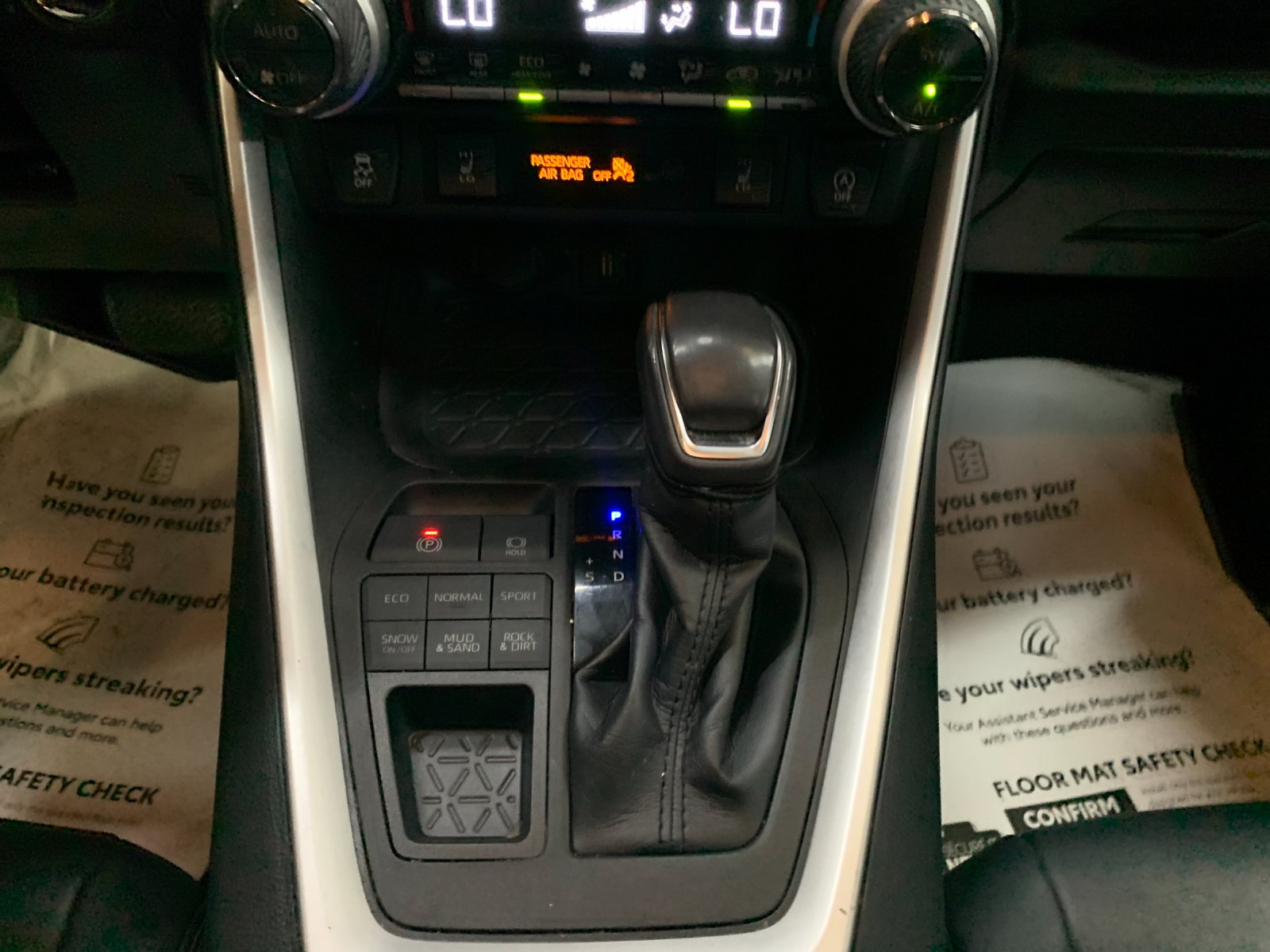 Certified Used 2021  Toyota XLE Premium image 25