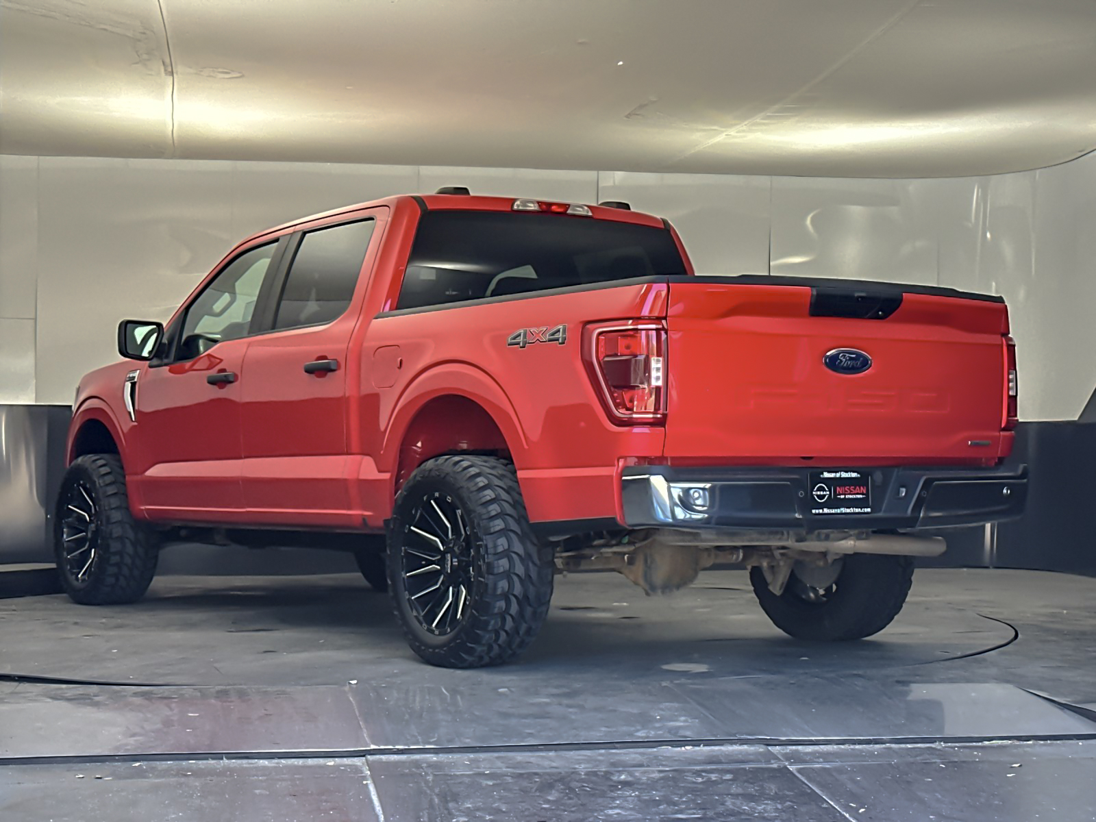 Used 2023 Red Ford XLT image 5