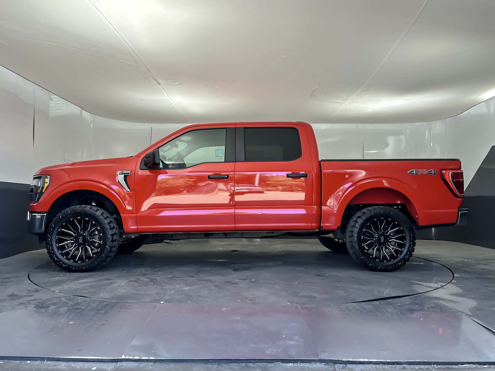 Used 2023 Red Ford XLT image 6