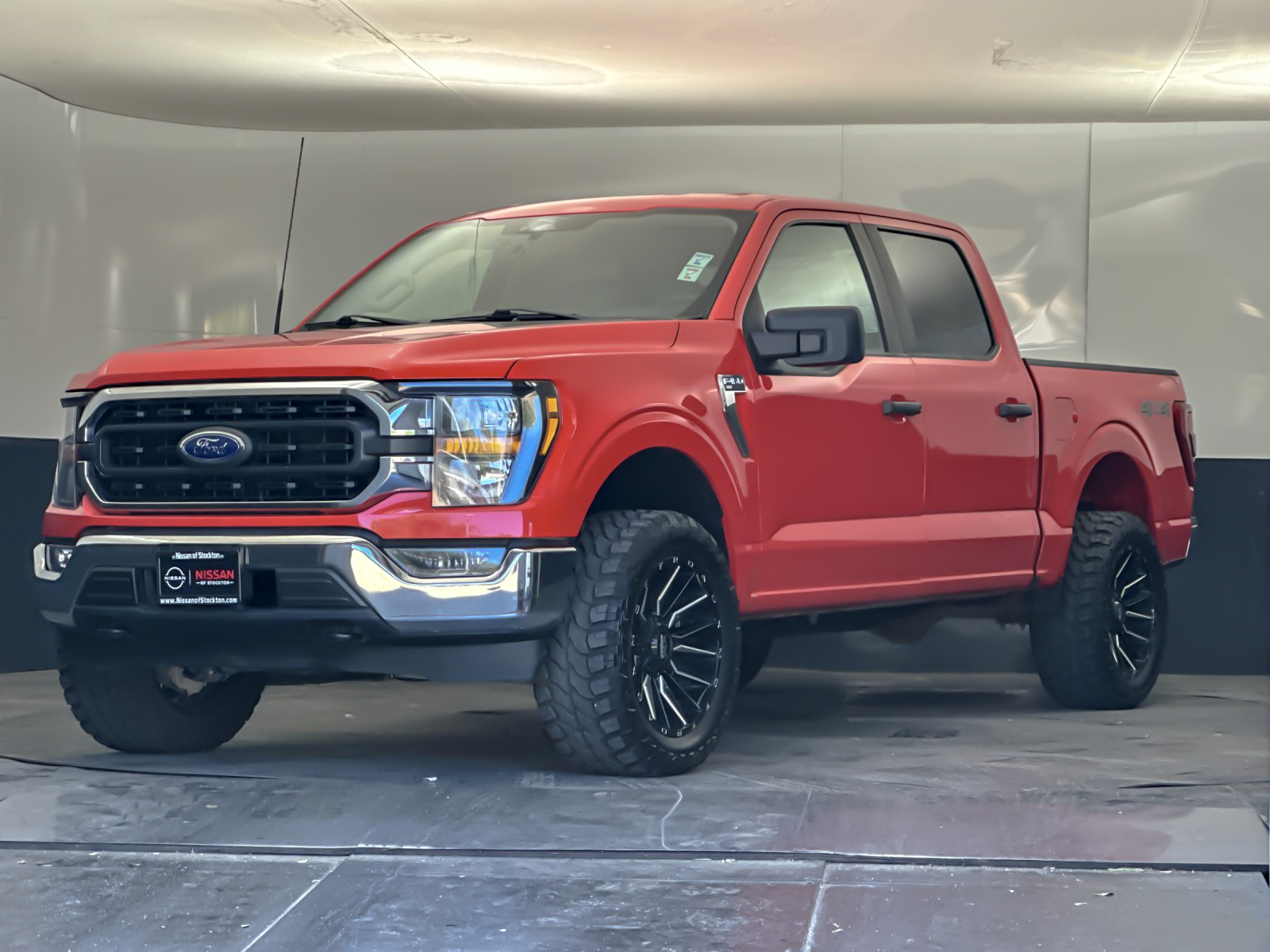 Used 2023 Red Ford XLT image 7