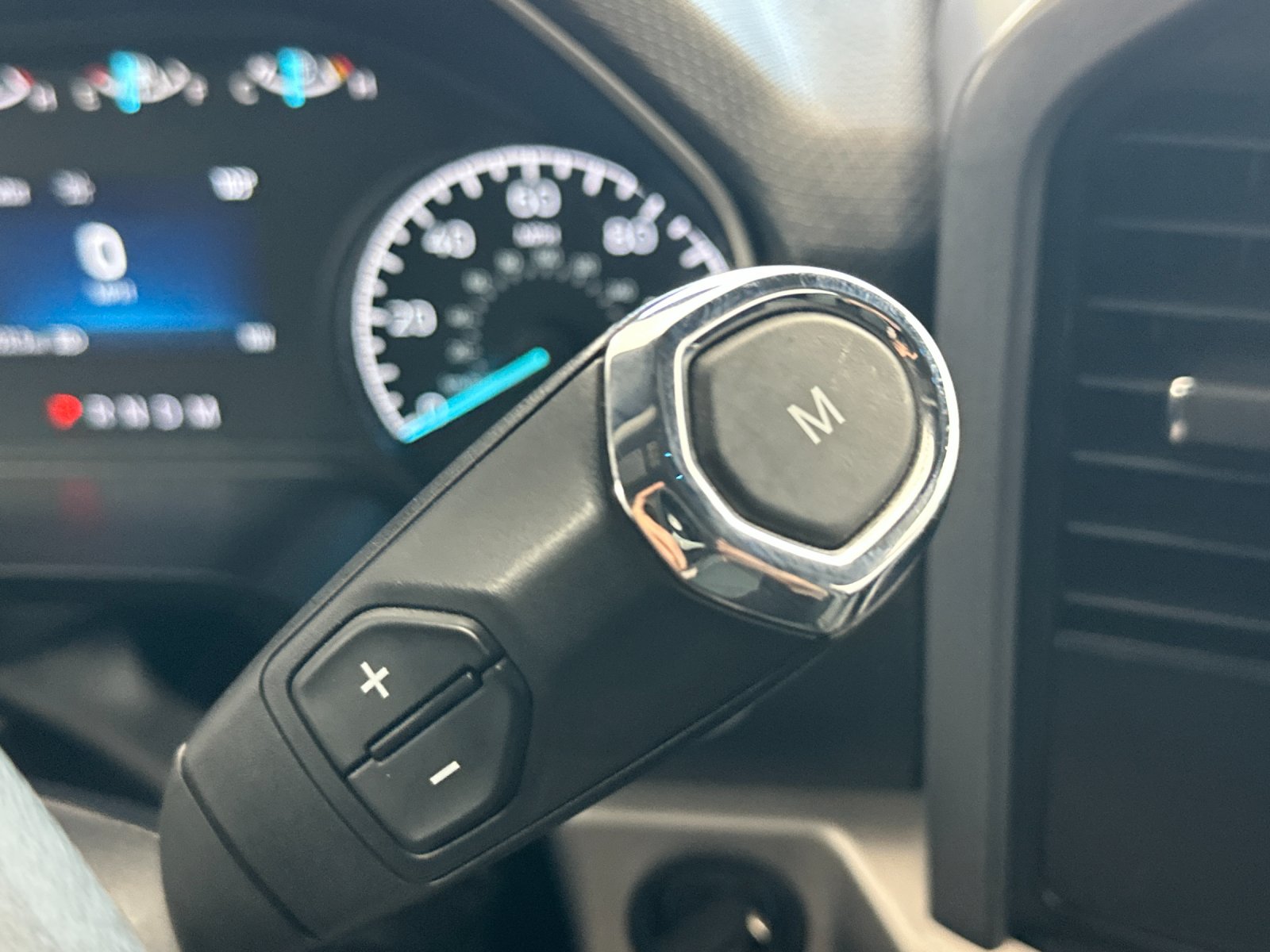 Used 2023 Red Ford XLT image 19