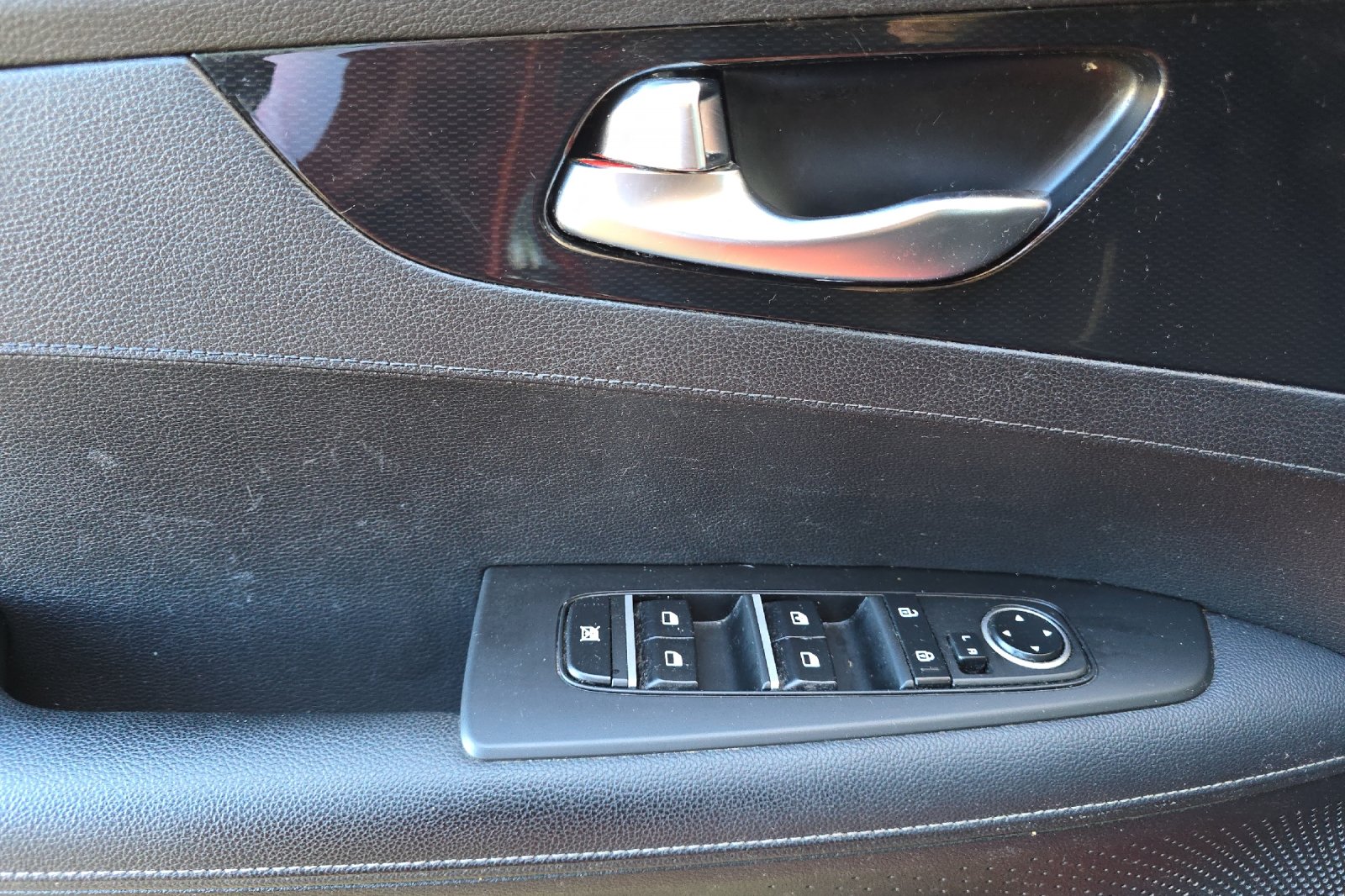 Used 2022 Red Kia GT-Line image 8