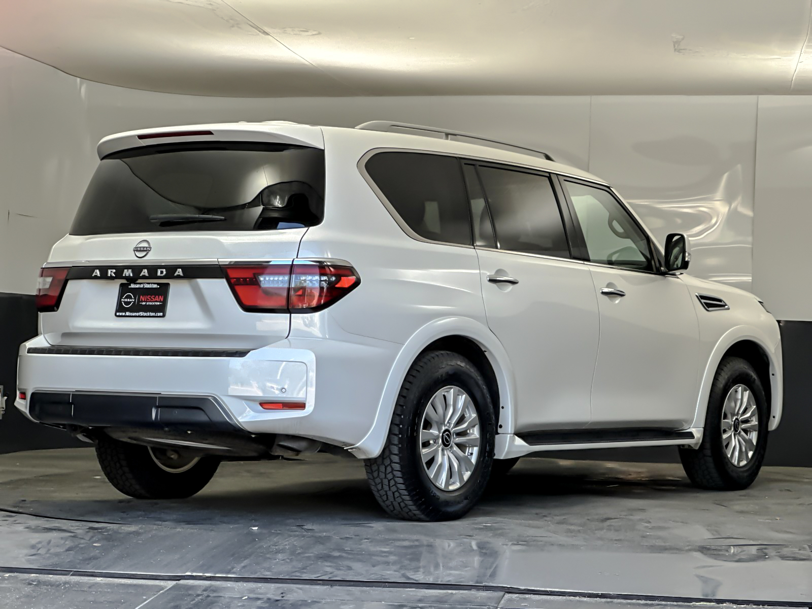 Used 2024 White Nissan SV image 3