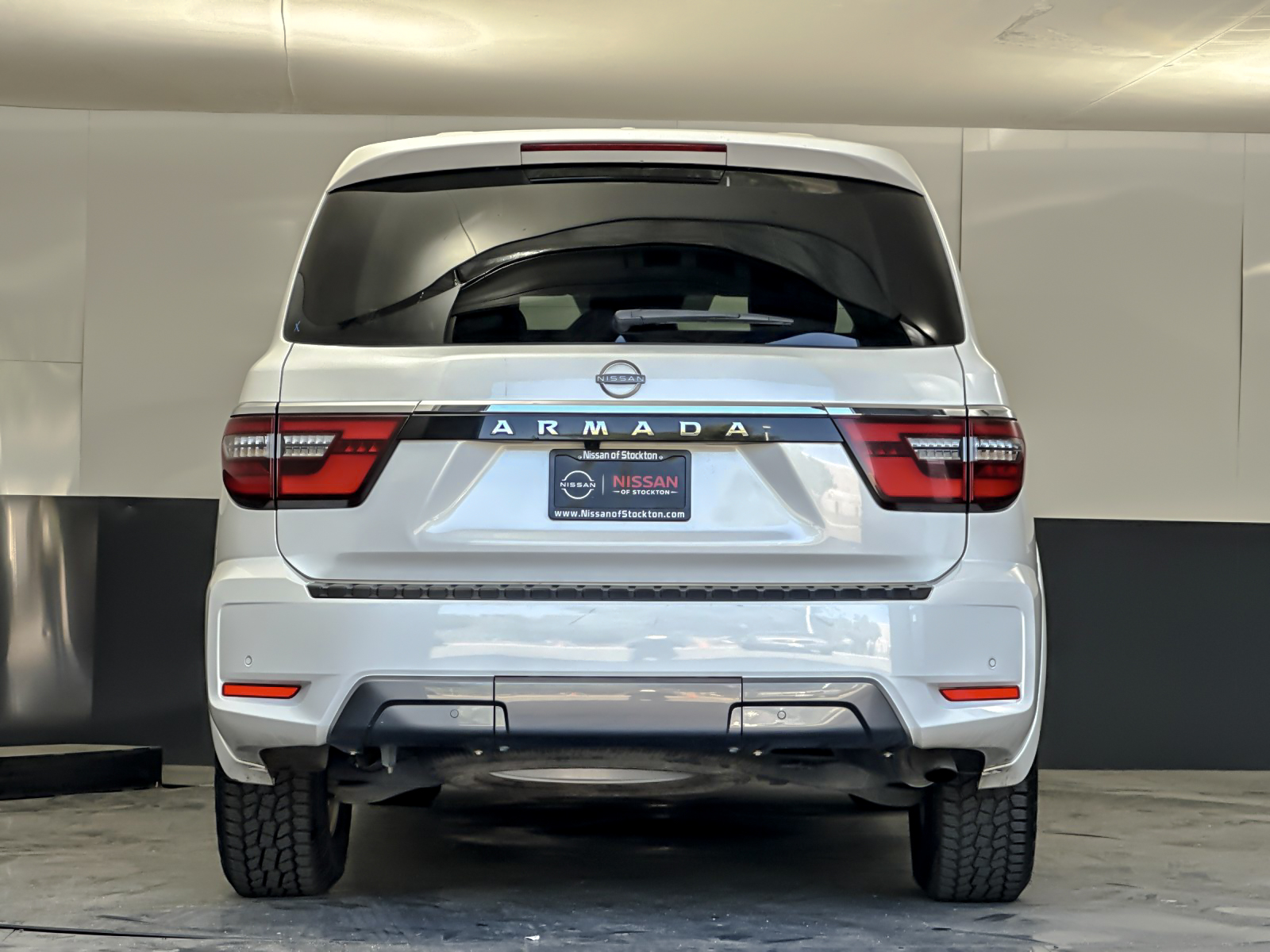 Used 2024 White Nissan SV image 4