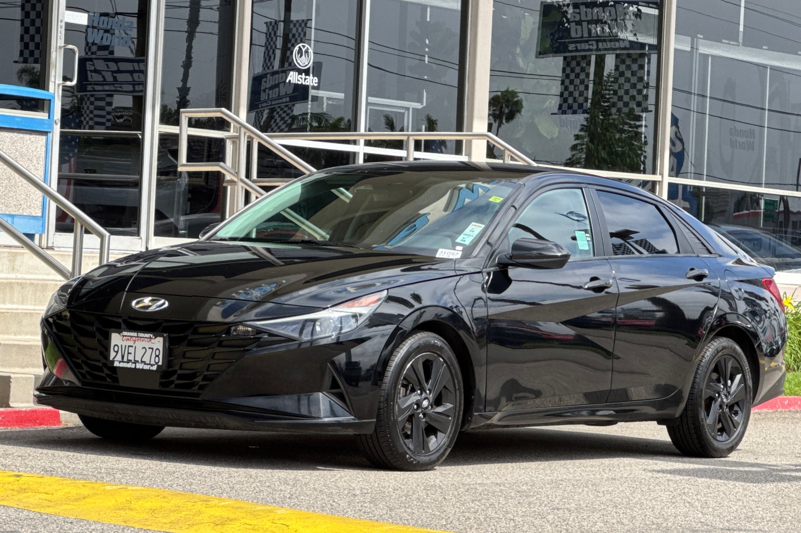 Used 2021 Phantom Black Hyundai SEL image 8