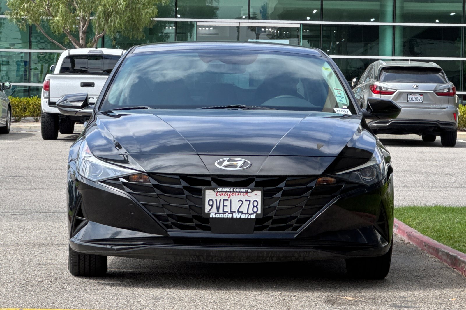 Used 2021 Phantom Black Hyundai SEL image 9