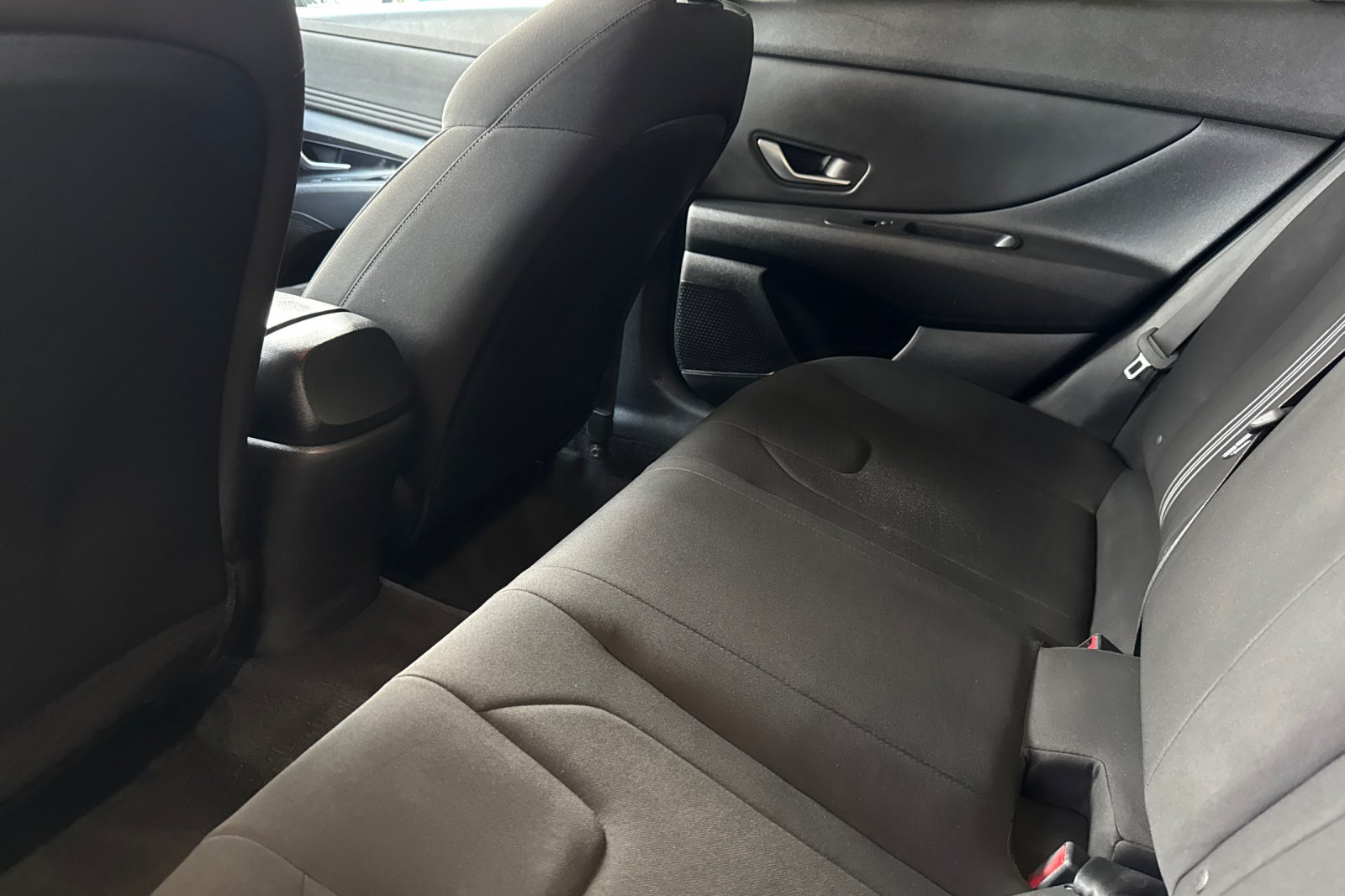 Used 2021 Phantom Black Hyundai SEL image 12