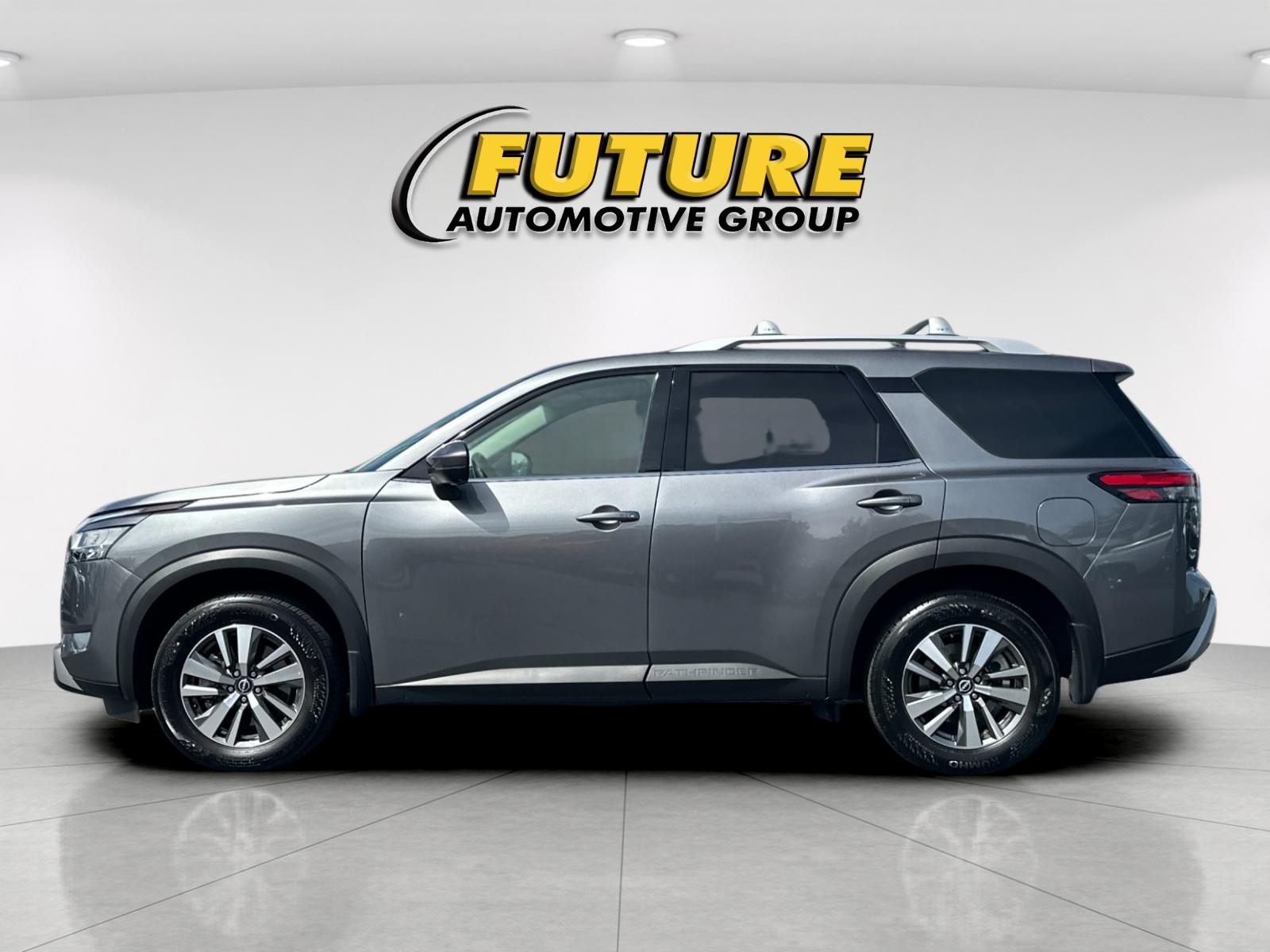 Used 2024 Gray Nissan SL image 6