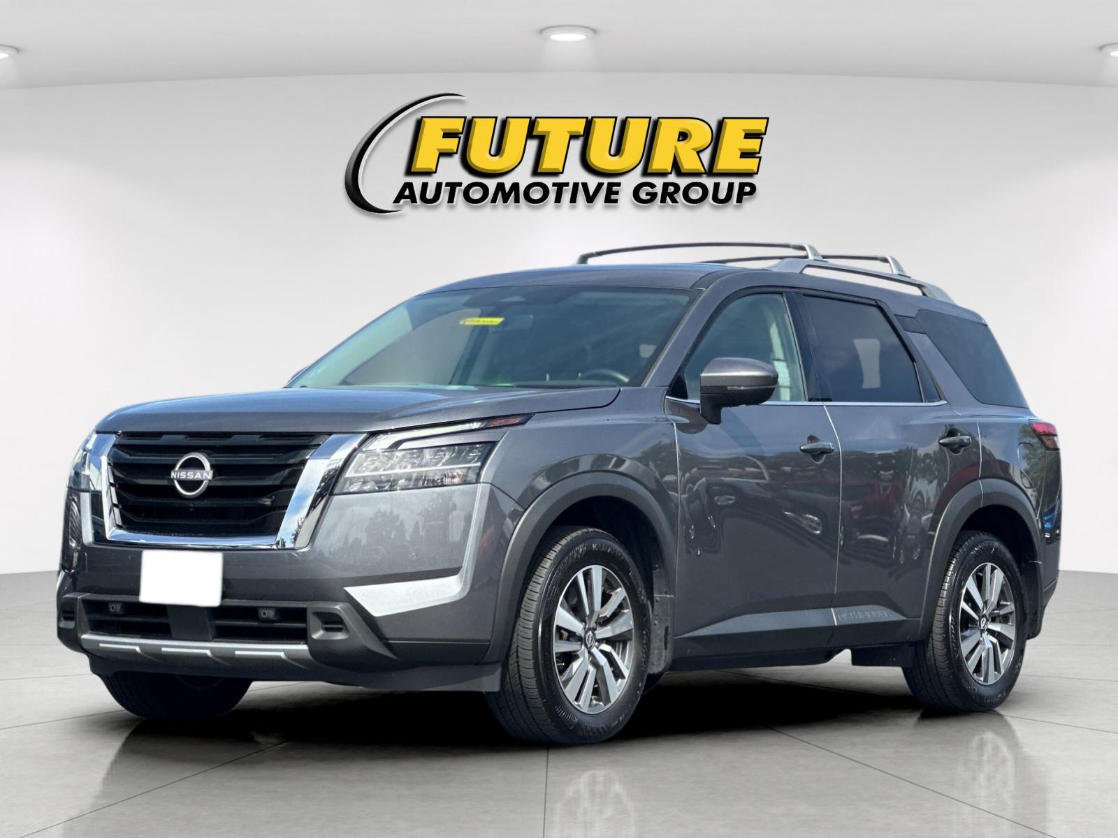 Used 2024 Gray Nissan SL image 7