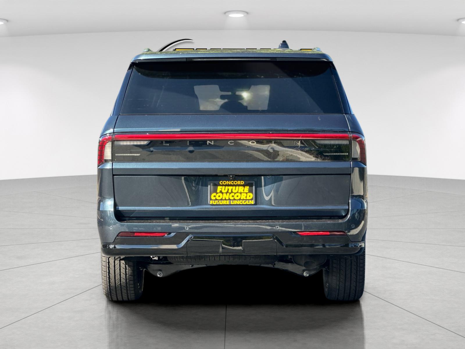New 2026 Flight Blue Metallic Clearcoat Lincoln Reserve L image 4