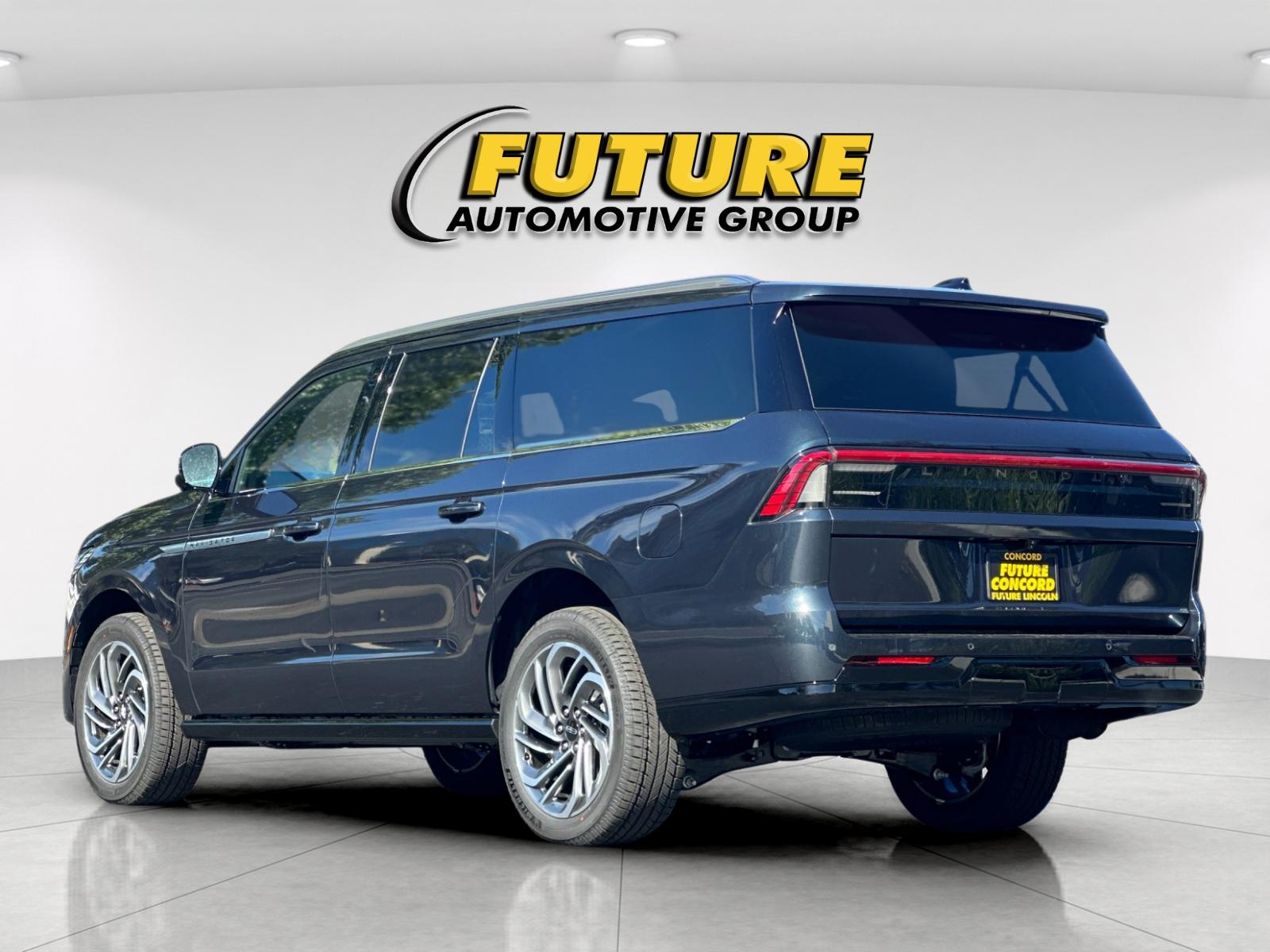 New 2026 Flight Blue Metallic Clearcoat Lincoln Reserve L image 5