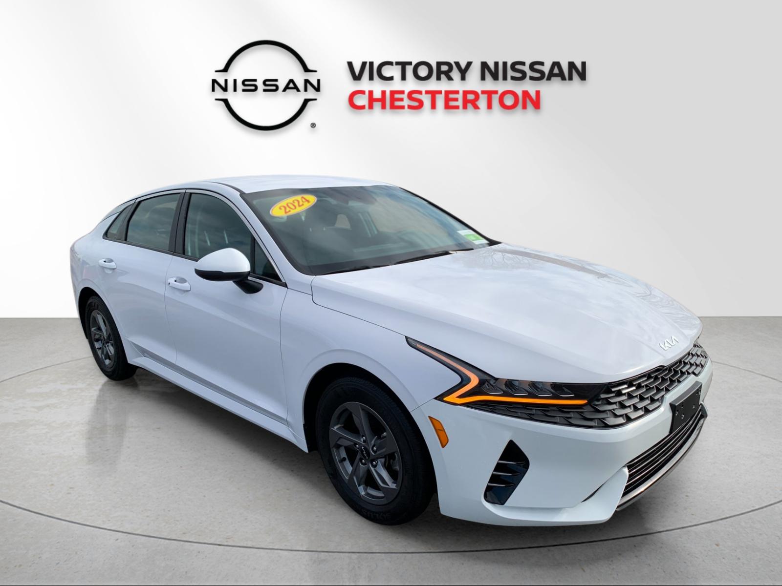 Used 2024 White Kia LXS image 4