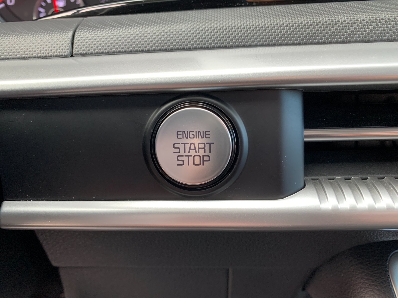 Used 2024 White Kia LXS image 23