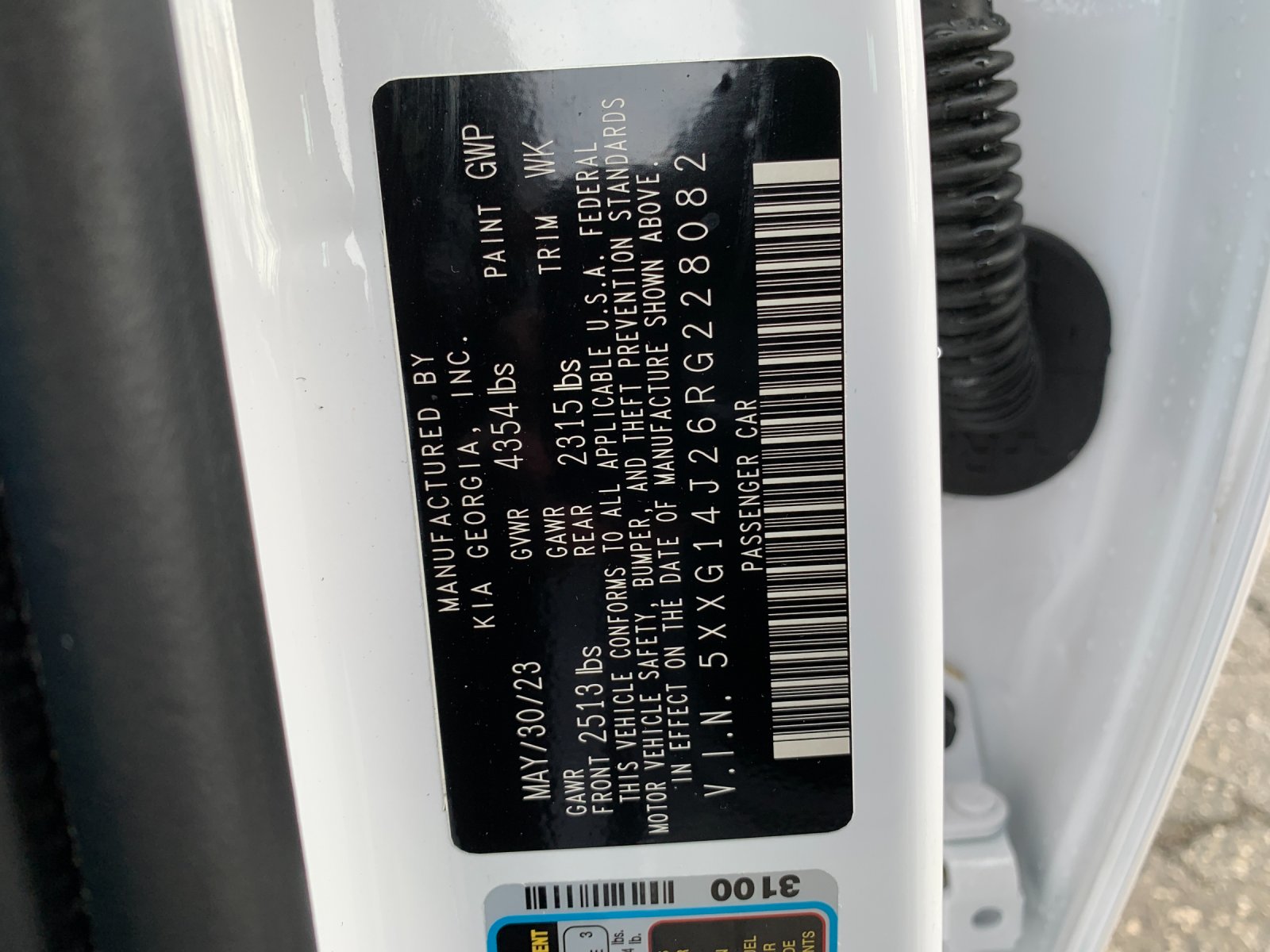 Used 2024 White Kia LXS image 31