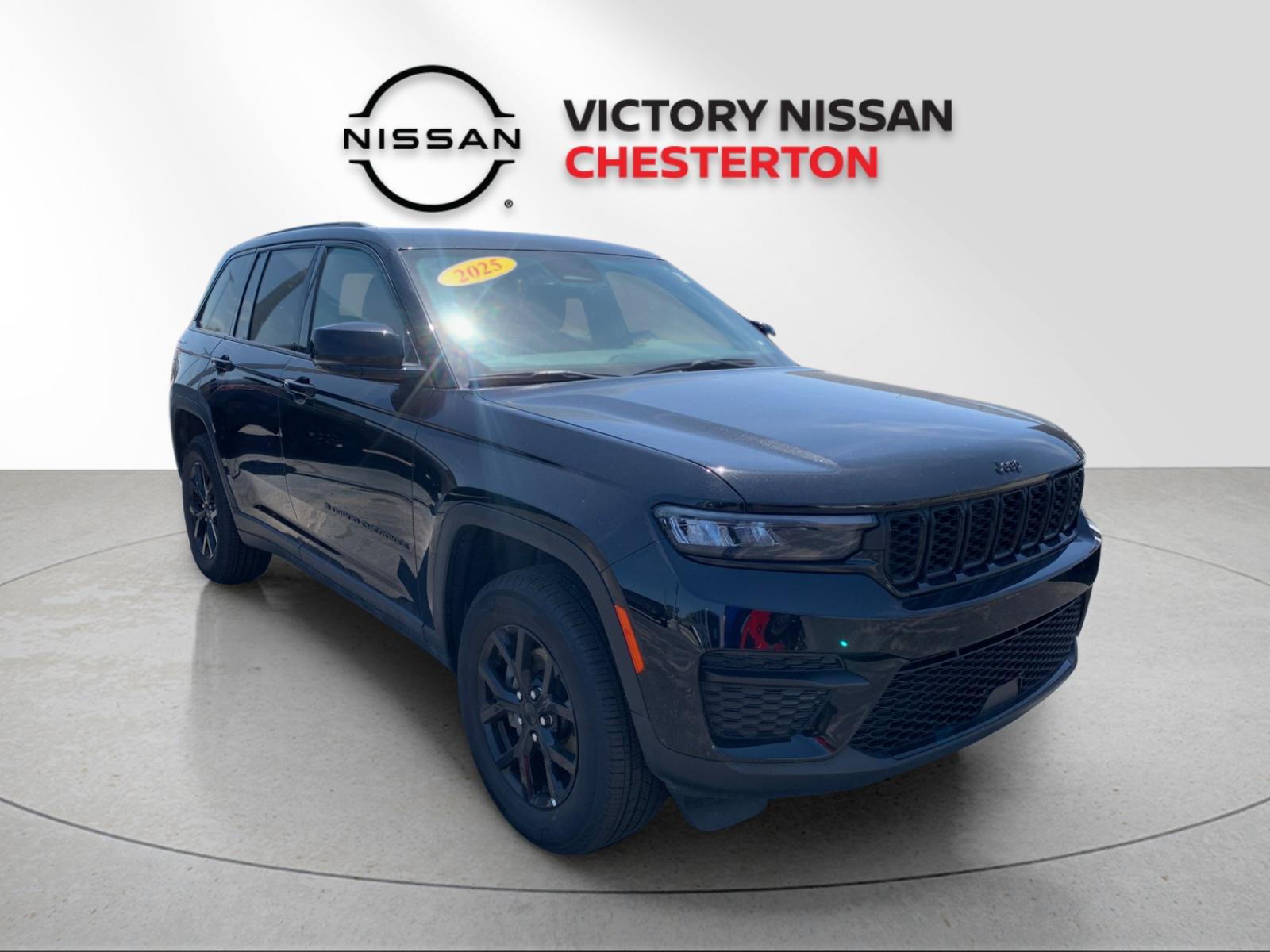 Used 2025 Black Jeep Altitude image 5