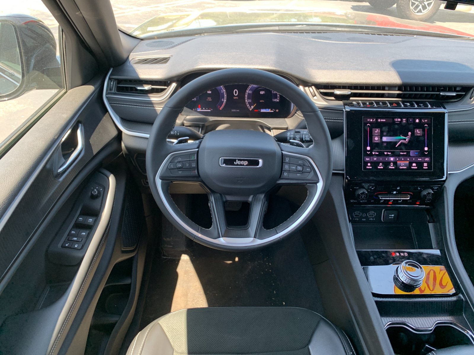 Used 2025 Black Jeep Altitude image 17