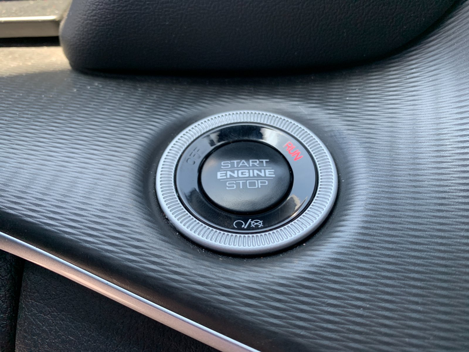 Used 2025 Black Jeep Altitude image 25