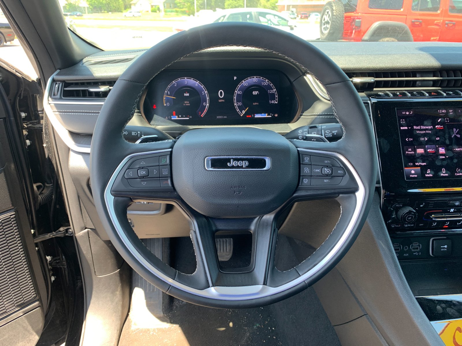 Used 2025 Black Jeep Altitude image 26