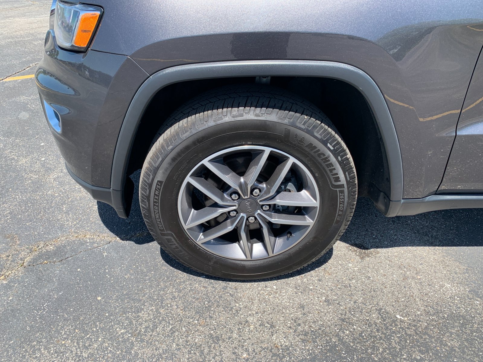 Used 2020 Gray Jeep Limited image 33