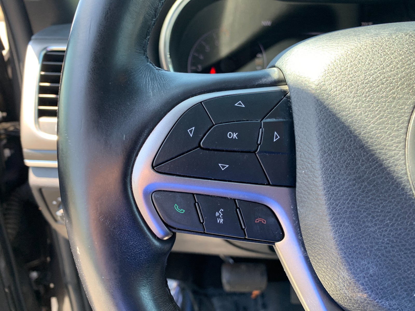 Used 2020 Gray Jeep Limited image 28