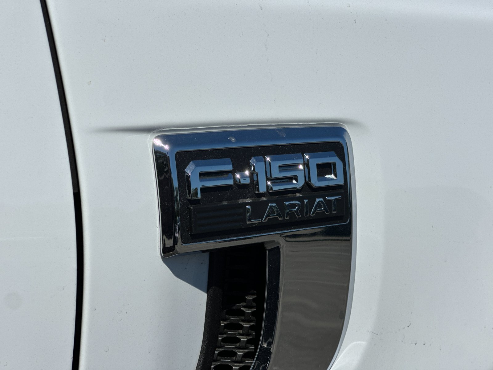 New 2026 Oxford White Ford Lariat® image 25