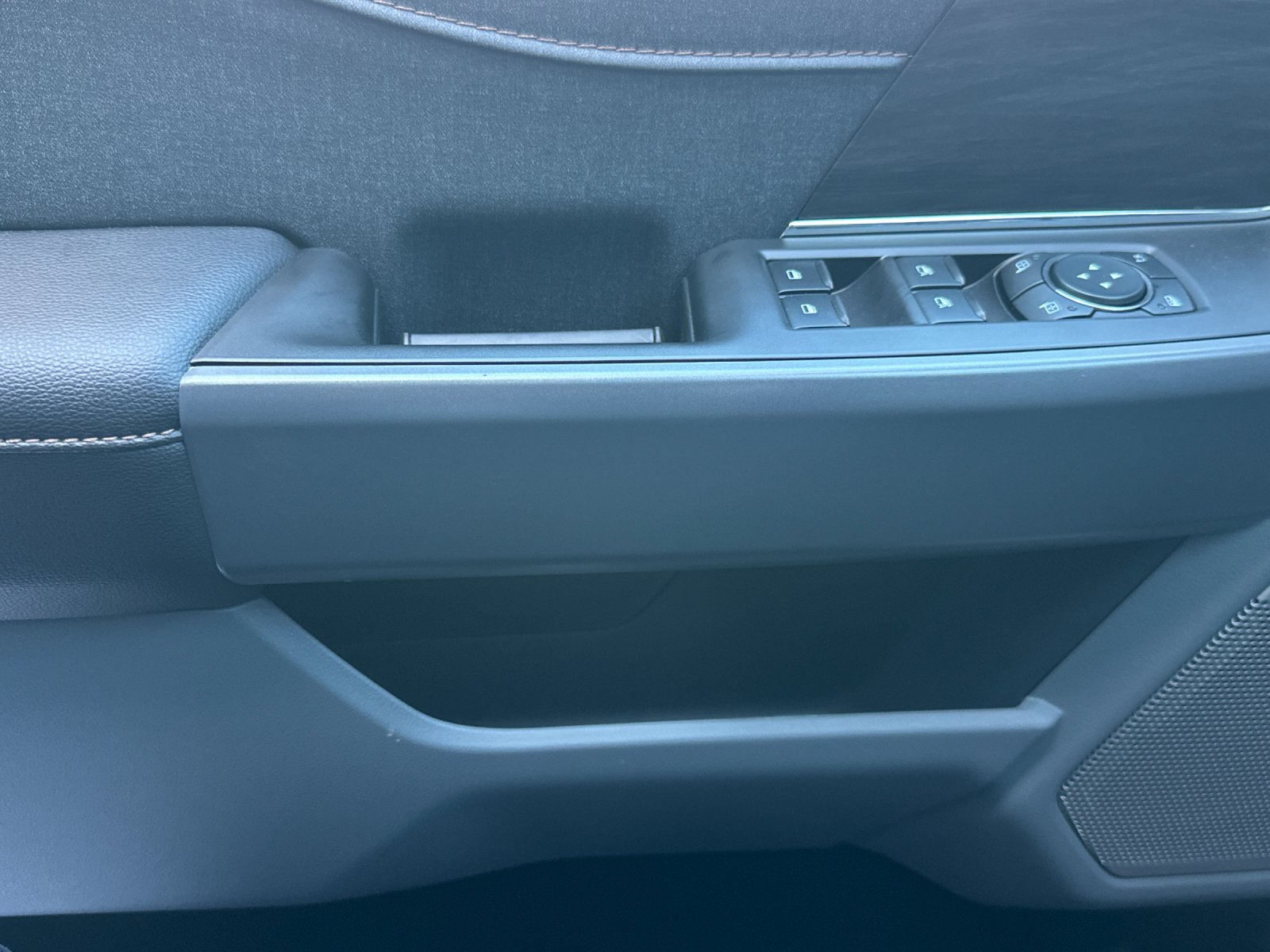 New 2026 Oxford White Ford Lariat® image 10