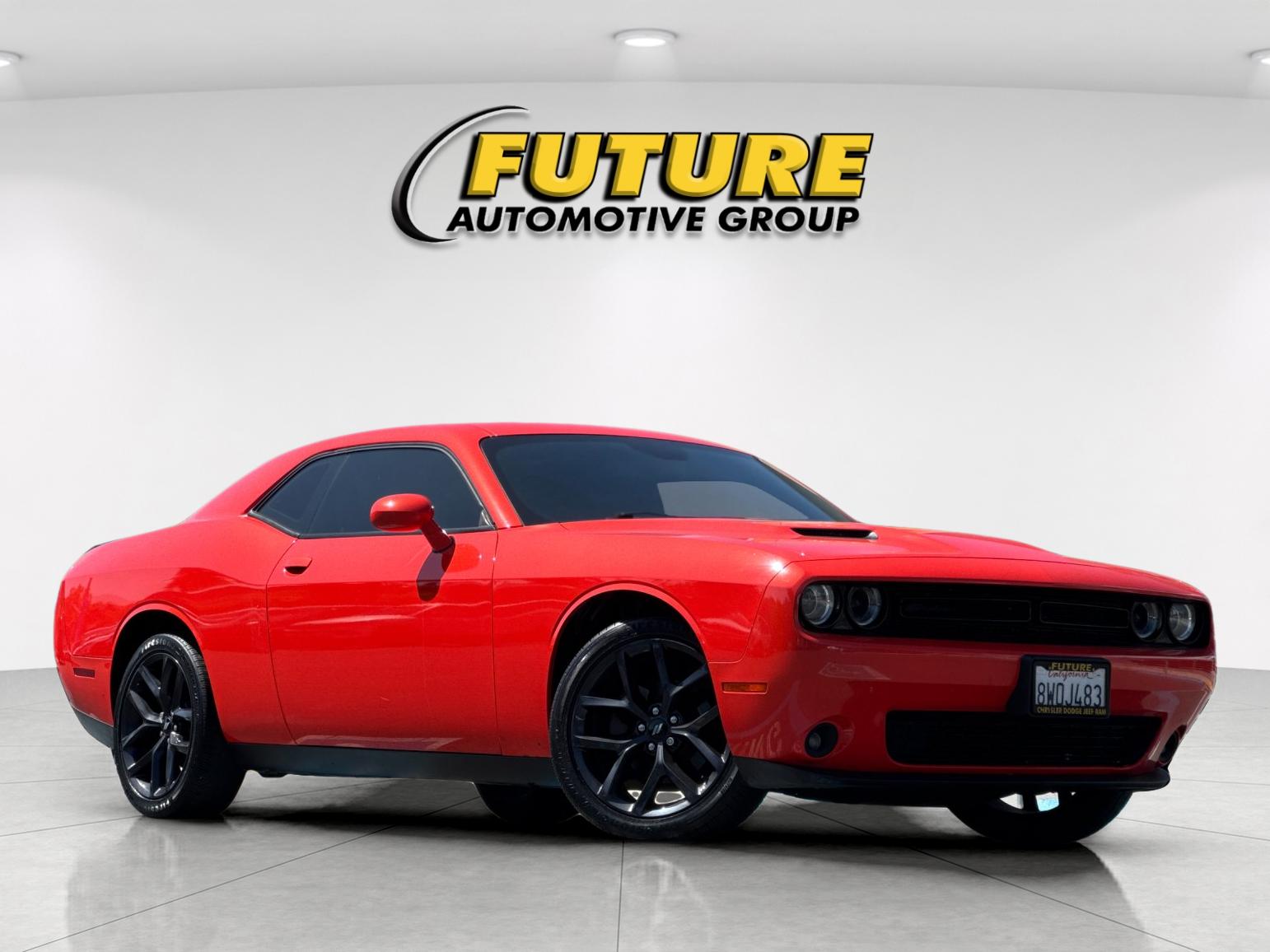 2019 Dodge Challenger SXT Auto's photo
