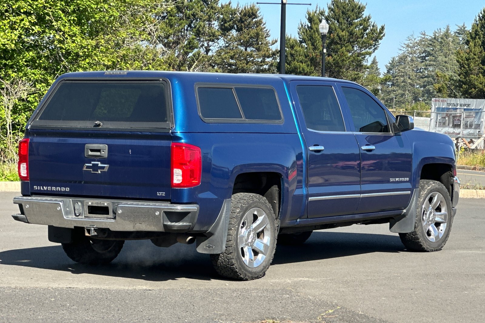 Used 2017 Blue Chevrolet LTZ image 4