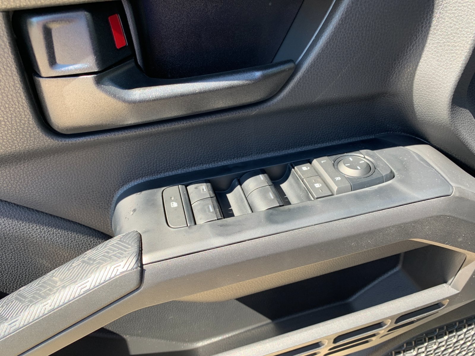 2026 Toyota Tacoma SR5 - Photo 35