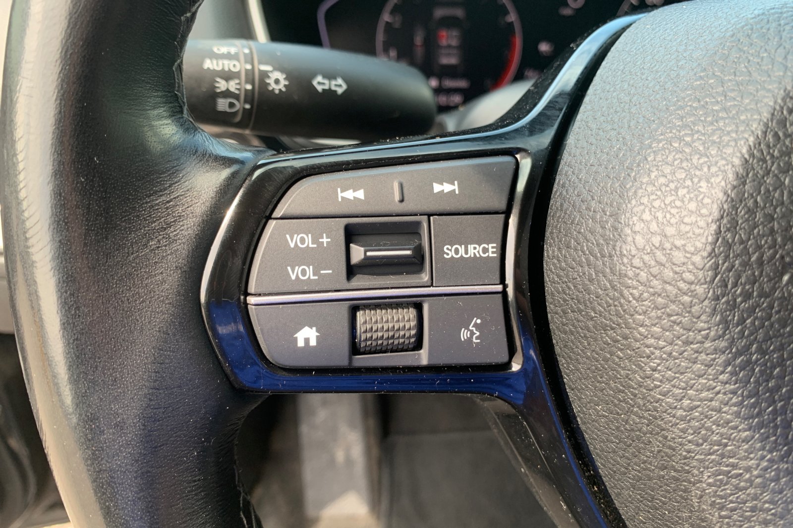Certified Used 2022 Black Honda EX-L image 27