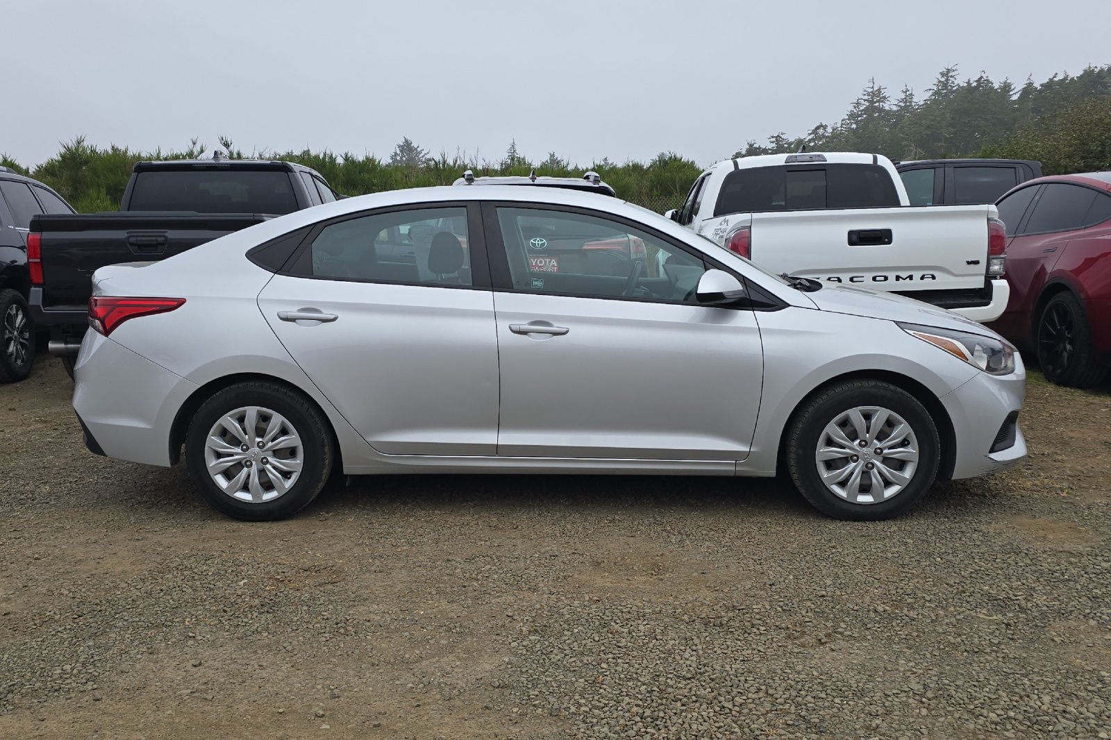 Used 2021 Silver Hyundai SE image 3